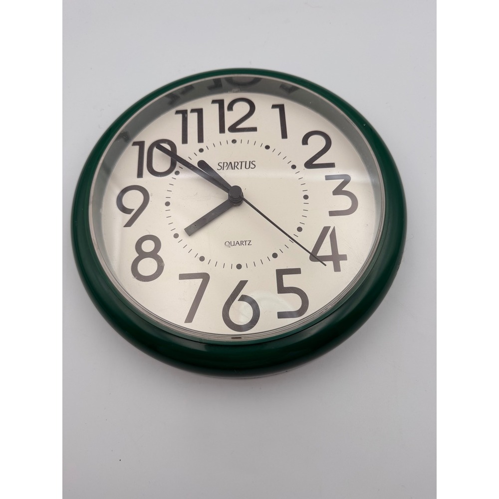 Vintage Spartus Quartz Wall Clock Forest Green Round Model 5836 Retro Decor